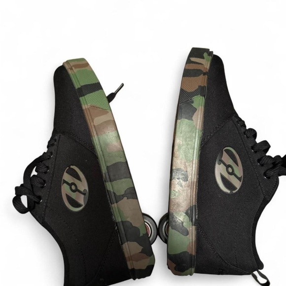 Heelys Black Sneakers with Green Camouflage and wheels - Picture 7 of 8